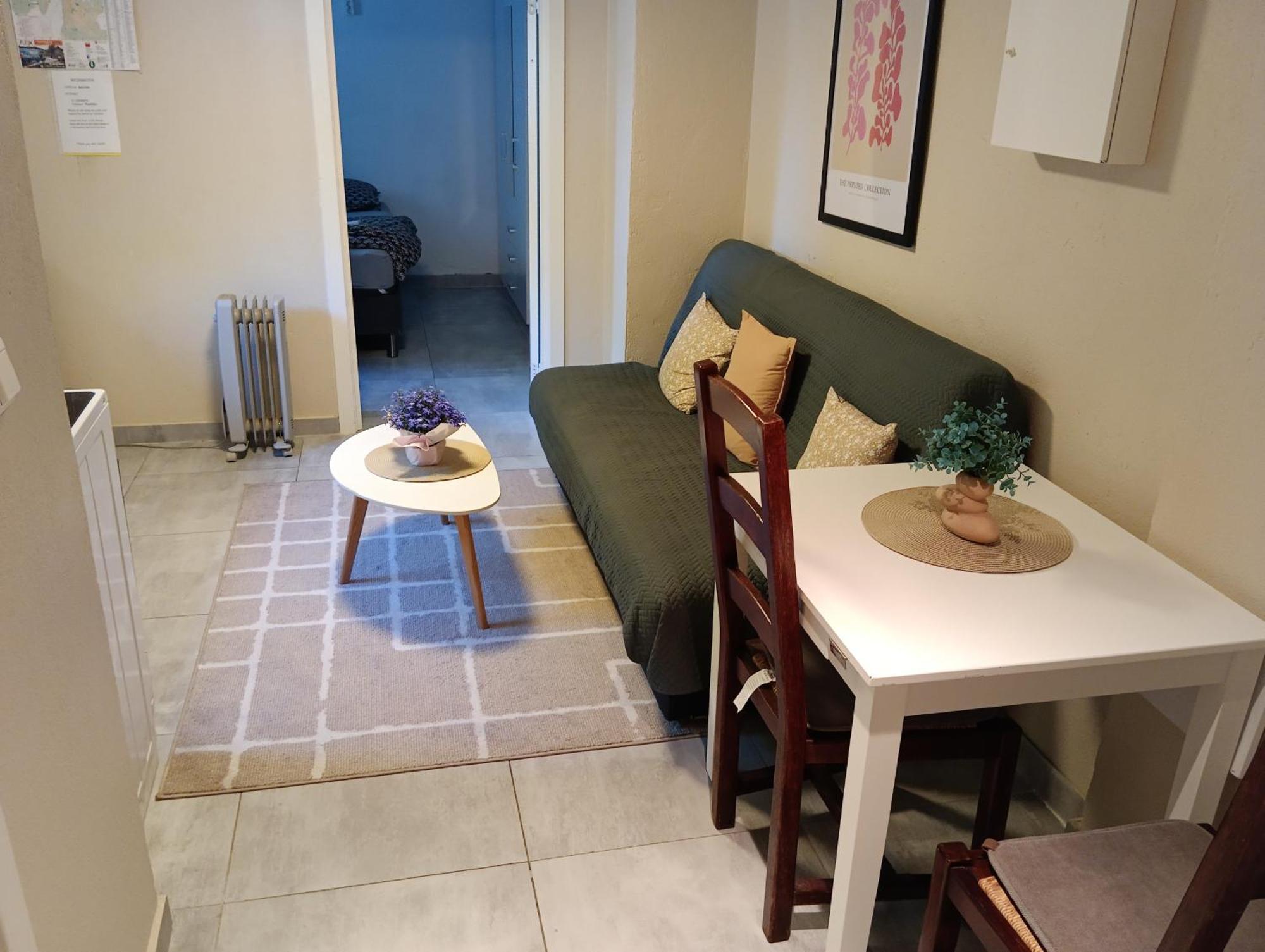 Renovated Semi- Basement 2 Bedrooms Furnished Apartment - Close To Everything In Moss Eksteriør bilde